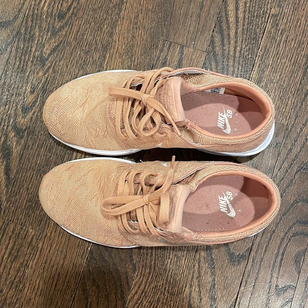Nike Sneakers - Picture 2 of 6